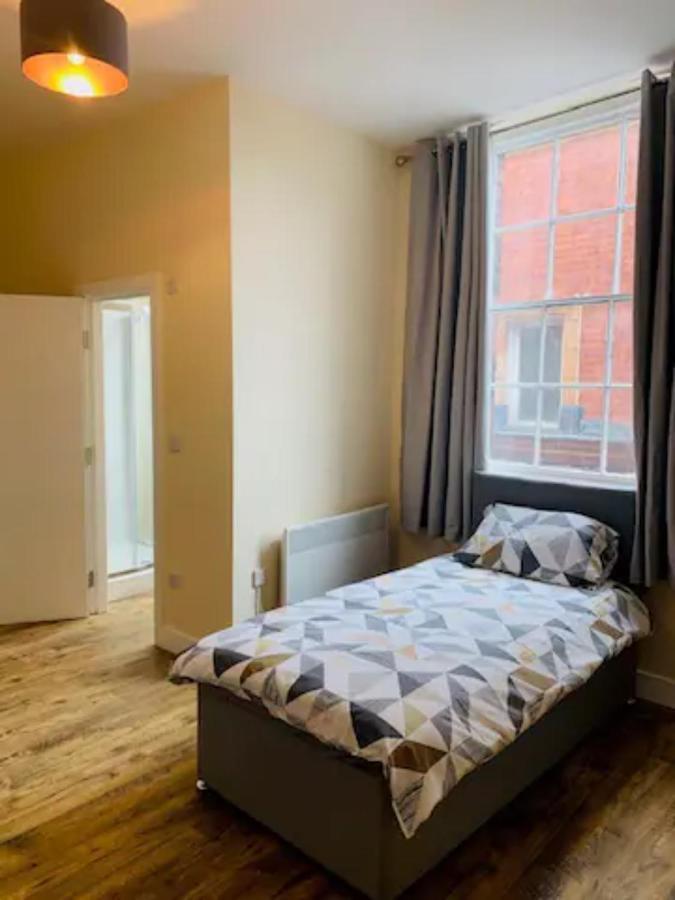 8 Fish Street, Budget City Centre Accomodation Leeds  Exterior photo